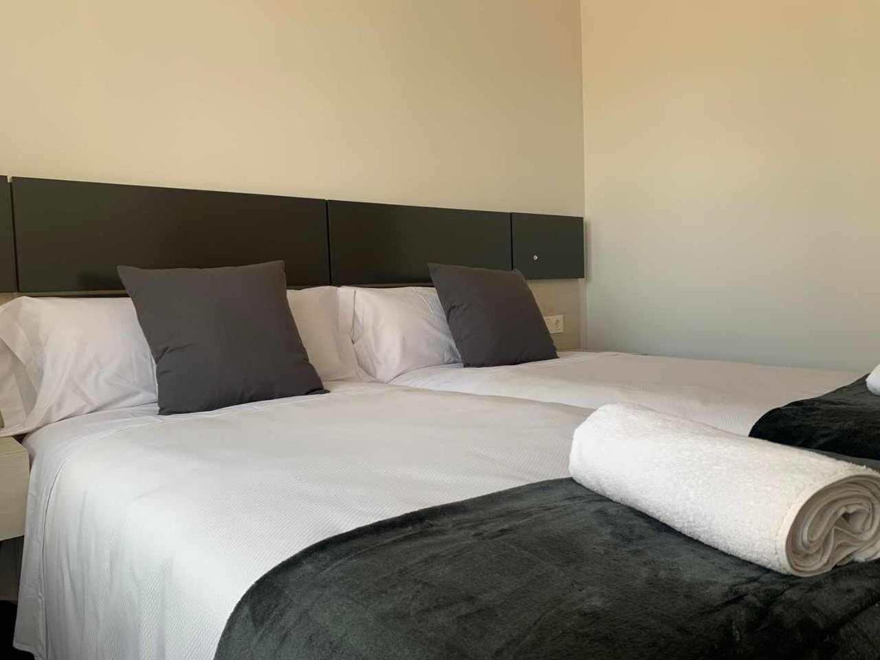 Ramon Y Cajal Suites De Luxe เลออน ภายนอก รูปภาพ