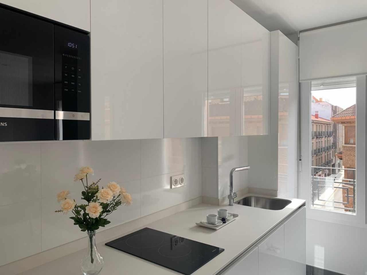 Ramon Y Cajal Suites De Luxe เลออน ภายนอก รูปภาพ