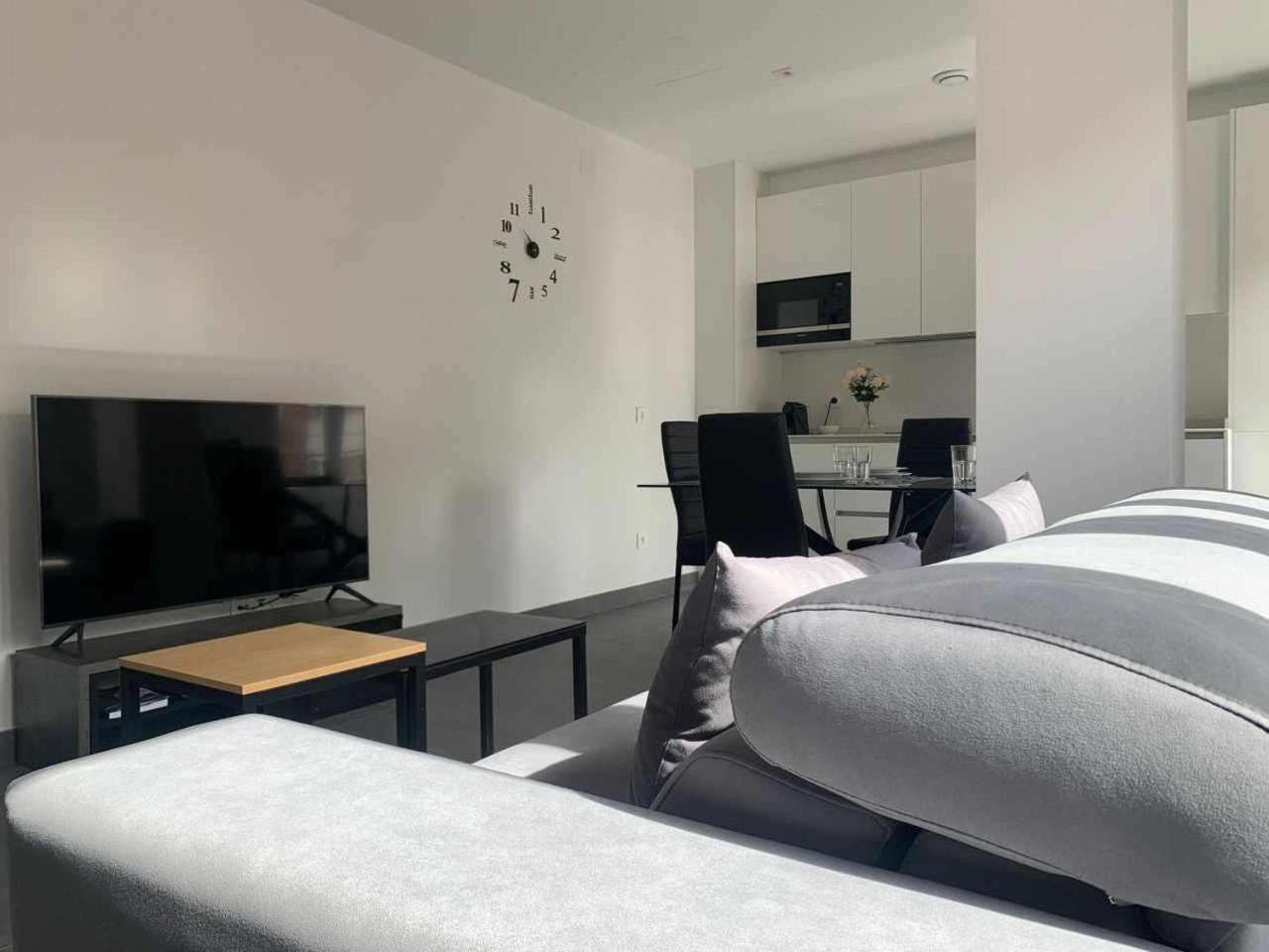 Ramon Y Cajal Suites De Luxe เลออน ภายนอก รูปภาพ
