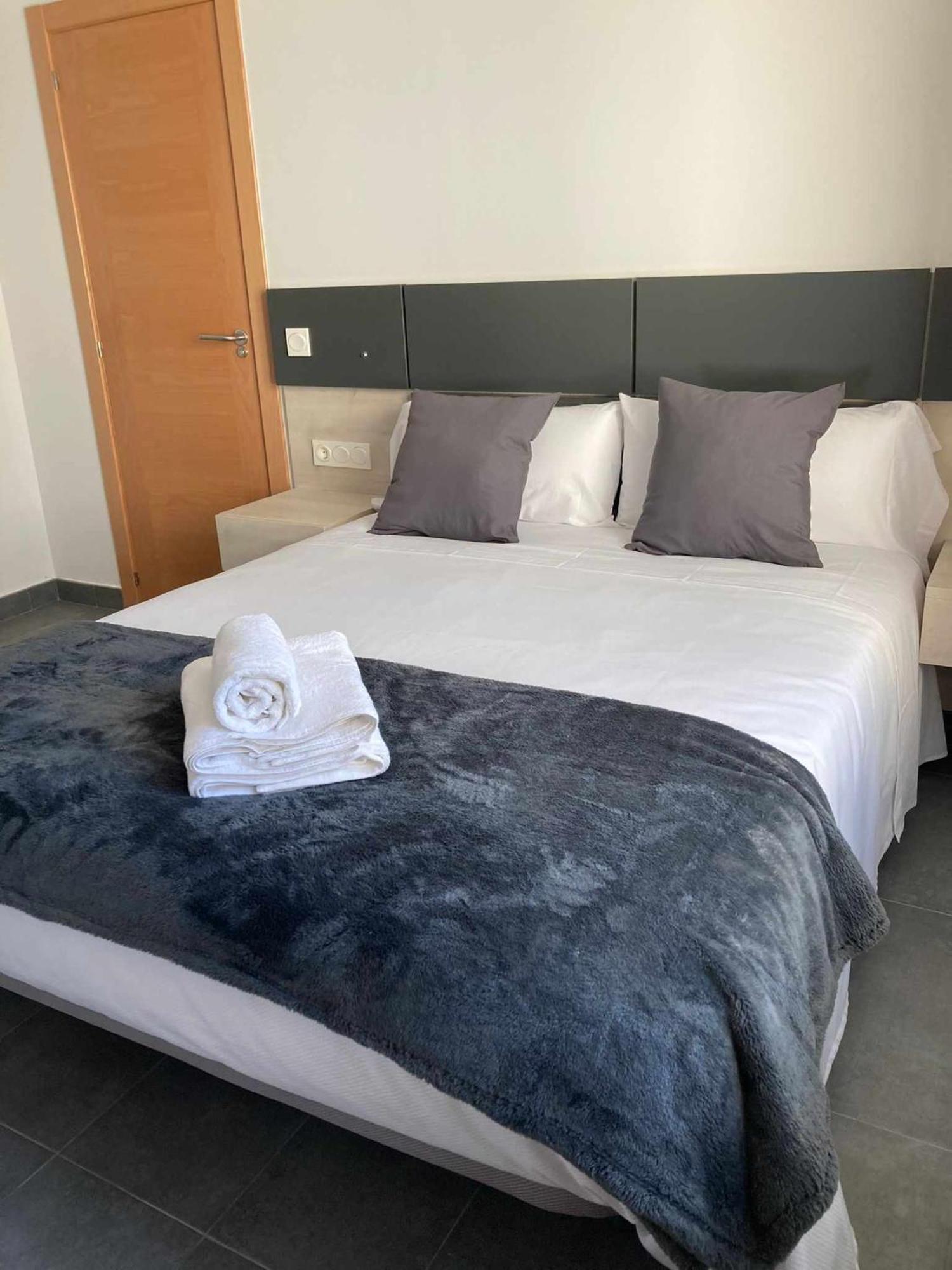 Ramon Y Cajal Suites De Luxe เลออน ภายนอก รูปภาพ